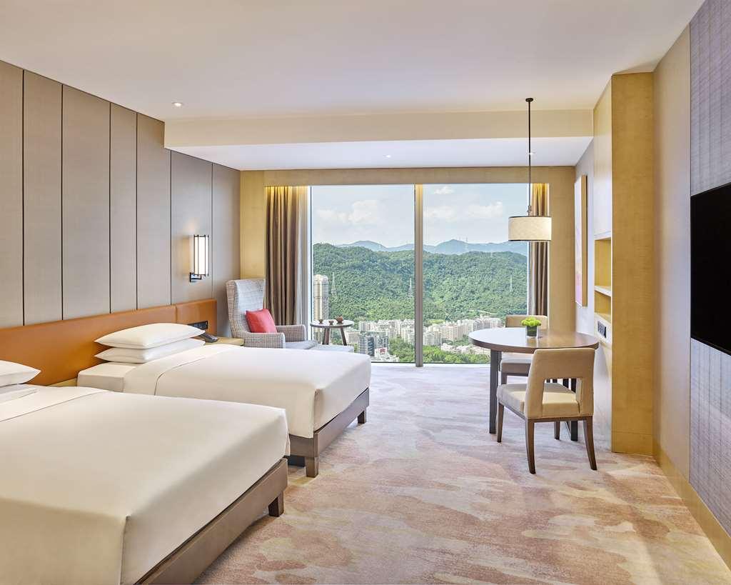 Hyatt Regency Shenzhen Yantian Hotel Room photo